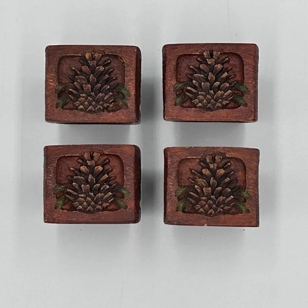 Set of 4 Big Sky Carvers Wood‎ Napkin Rings w/ Pine Cone & Stem on Sides